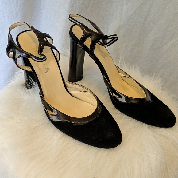 Vintage Prada pumps heels